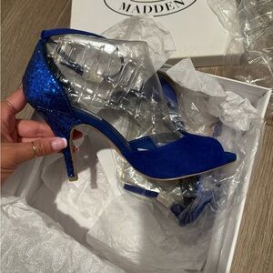 STEVE MADDEN Blue Sequin Velvet Heels, Womens Size 7.5 NEW NEVER WORN